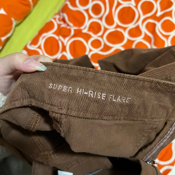 AMERICAN EAGLE Super Hi-Rise Flare Jeans🧸 - Picture 9 of 9